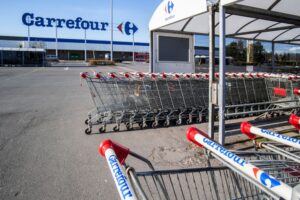 Τέλος η Carrefour από το Βέλγιο – Μέσα σε δύο ημέρες αντικαταστάθηκε η σήμανση από τα καταστήματα και όλα τα προϊόντα