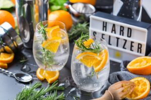 Τι είναι επιτέλους αυτό το Hard seltzer – Και είναι υγιεινό;