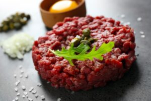 138 θύματα σαλμονέλας από steak ταρτάρ
