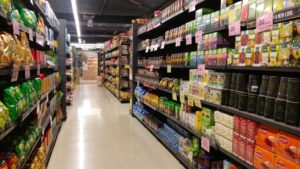 Βρετανία: Η ύφεση θα περιορίσει την αύξηση των λιανικών πωλήσεων τροφίμων το 2023