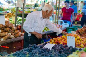 Κύπρος: Λαϊκές αγορές και φιλανθρωπικά ιδρύματα η κύρια πηγή τροφίμων εν μέσω πληθωρισμού