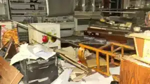 Ισχυρή έκρηξη σε κρητικό παντοπωλείο στη Νέα Ερυθραία – Βόμβα μεγάλης ισχύος