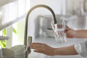 Επιστήμονες ανακαλύπτουν φίλτρο νερού που απομακρύνει το 99% των PFAS