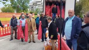 Τόνοι αμνοεριφίων διανεμήθηκαν δωρεάν από τον δήμο Βόλου και την ΠΑΕ Βόλος σε ευάλωτες οικονομικά οικογένειες
