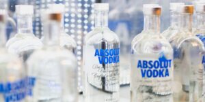 Διακοπή της εξαγωγής της βότκας Absolut στην Ρωσία έπειτα από μαζικό μποϊκοτάζ