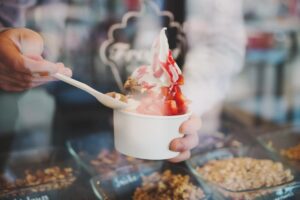 Frozen Yogurt: Πως φτιάχνεται ο μεγαλύτερος  ανταγωνιστής του παγωτού