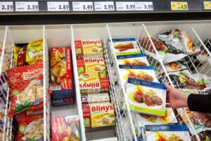 Η κρίση κόστους ζωής οδηγεί στα κατεψυγμένα – Τι λένε οι ειδικοί για τη θρεπτικότητα τους