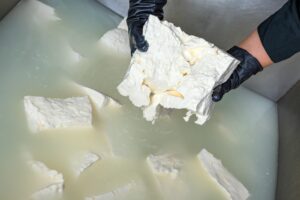Φέτα: Αξιολόγηση ποιότητας σε συνάρτηση με το δοχείο ωρίμανσης – Μελέτη του Πανεπιστημίου Ιωαννίνων