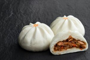Χαλκιδική: Street food με bao buns με γέμιση αγριοκάτσικο και μαύρο χοίρο!