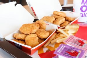 McDonald’s: Εγκαύματα β’ βαθμού σε 4χρονη από κοτομπουκιές – Σε εξέλιξη η δίκη