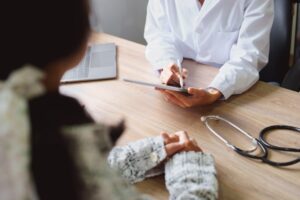 EΛΣΤΑΤ: Με χρόνιο πρόβλημα υγείας ο ένας στους τέσσερις Έλληνες