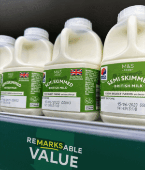 Η Marks&Spencer καταργεί την ημερομηνία λήξης στο γάλα