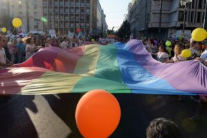 Ποιες ελληνικές και ξένες εταιρείες τροφίμων και ποτών στηρίζουν το φετινό Pride