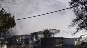 Ενώ η Μάνδρα καιγόταν, η Περιφέρεια Αττικής έκοψε πρόστιμο σε ταβέρνα