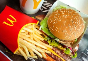 Ποια κρασιά ταιριάζουν με το μενού στα McDobald’s – Ένα Big Mac και ένα… κόκκινο γαλλικό μπορντό παρακαλώ!