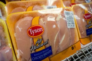 Η Tyson Foods αφαιρεί την ετικέτα «Χωρίς αντιβιοτικά» σε ορισμένα προϊόντα κοτόπουλου