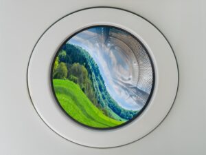 Το Greenwashing κάνει καλό! Το παράδοξο της επίδρασης των παραπλανητικών ισχυρισμών βιωσιμότητας στους καταναλωτές
