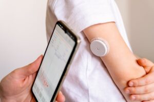 Συναγερμός για τους διαβητικούς στη Βρετανία – Σταμάτησε να λειτουργεί η εφαρμογή που παρακολουθεί τα επίπεδα σακχάρου
