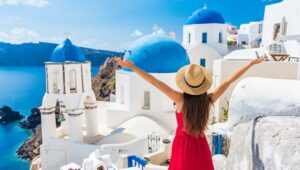 Σύνθετες και επιτακτικές οι προκλήσεις για τον ελληνικό τουρισμό, σύμφωνα με τον ΣΕΤΕ