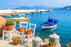 Καύσωνας: Κίνδυνος για τον τουρισμό – Στροφή σε πιο δροσερούς προορισμούς