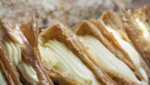 Taste Atlas: Τα 10 πιο δημοφιλή ελληνικά αρτοσκευάσματα – Στην Κορυφή Μπουγάτσα και τρίγωνα Πανοράματος