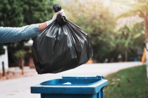 7+1 λύσεις για να μη μυρίζει άσχημα ο κάδος απορριμάτων σας