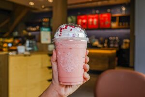  Strawberry Frappuccino μόνο με 5 υλικά!