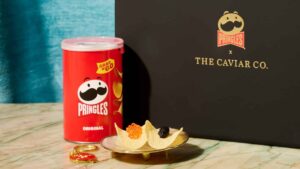 Πολυτέλεια στα σνακ: Pringles με χαβιάρι αλλά… πανάκριβα!