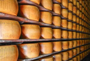 Parmigiano Reggiano: “Αναταράξεις” στο εσωτερικό της Κοινοπραξίας – Απολύσεις ανώτατων στελεχών