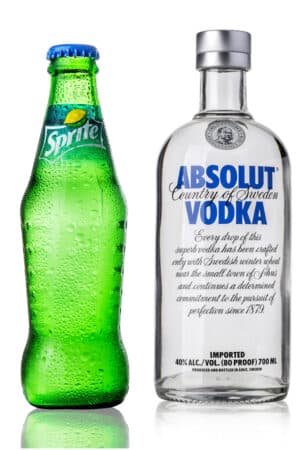 Η Coca-Cola και η Pernod Ricard συνεργάζονται για το ντεμπούτο της Absolut Vodka & Sprite