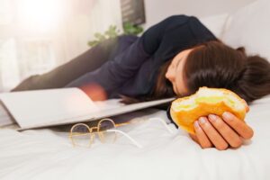 Οι τρείς καθημερινές τροφές που επιτείνουν την κούραση