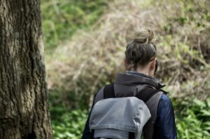 Rucking: Η νέα τάση στο περπάτημα ως άσκηση