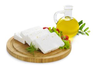 Γιατί η φέτα και το ελαιόλαδο είναι πιο φθηνά στο εξωτερικό;