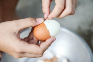 Μέχρι πόσα αυγά μπορούμε να φάμε την ημέρα; Τι λέει η ιατρική σχολή του Harvard