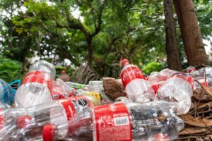 Coca Cola, Pepsi και Nestle οι κορυφαίες εταιρείες που μολύνουν τον πλανήτη με πλαστικά