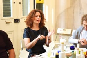 Θεσσαλονίκη: Δοκιμάστρια παρθένων ελαιόλαδων κάνει μαθήματα αναγνώρισης νοθείας σε καταναλωτές