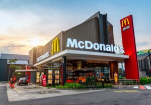 McDonald’s: Νέα έκθεση θα μπορούσε να αλλάξει για πάντα το σκηνικό των fast food στη συσκευασία