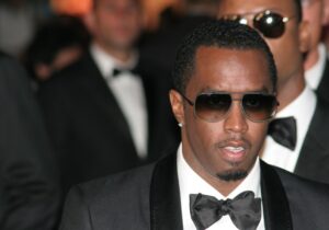 Αποκλεισμό του ράπερ Puff Daddy από τις καμπάνιες της τεκίλα DeLeón ζητά η Diageo