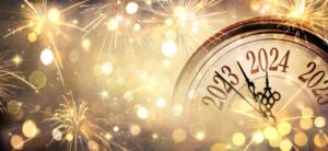 Ο πλανήτης αποχαιρετά ένα ταραχώδες 2023 και υποδέχεται ένα αβέβαιο 2024