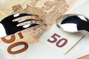 Εστίαση: Δημοσιεύτηκε το ΦΕΚ για το τέλος Παρεπιδημούντων και το τέλος ακαθάριστων Εσόδων
