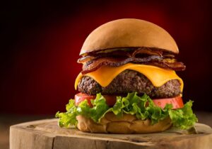 Ερευνητές αποκαλύπτουν τι δίνει στο τυρί cheddar τη μοναδική του γεύση