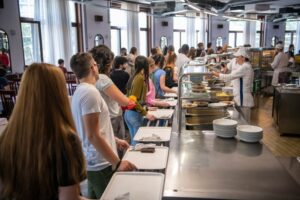 149 μαθητές θύματα τροφικής δηλητηρίασης σε 5 σχολεία της Ισπανίας