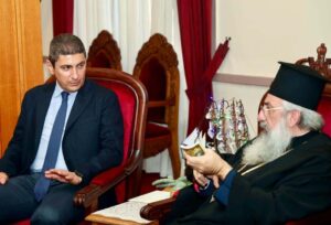 Συνάντηση Αυγενάκη με τον Αρχιεπίσκοπο Κρήτης για το περιβάλλον