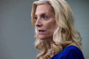 Η Οικονομική Σύμβουλος του Μπάιντεν ζήτησε από τα σουπερμάρκετ να μειώσουν τα περιθώρια κέρδους