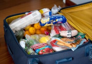 Αλλάζουν οι κανόνες της TUI για να μπορούν οι Βρετανοί να μεταφέρουν τσάι και βραστήρα!