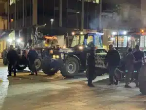 Αγρότες: Συμβολικοί αποκλεισμοί μέχρι τη συνάντηση με τον πρωθυπουργό