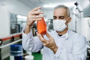 Απείλησαν επιθεωρητές της Αρχής Ασφάλειας Τροφίμων της Σουηδίας – Αντιμετωπίζουν φυλάκιση 6 ετών!