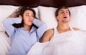 Ερευνητές βρήκαν τα τρόφιμα που μειώνουν το δυνατό ροχαλητό