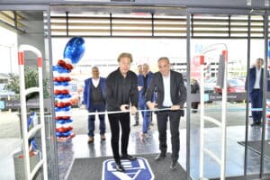Εγκαινιάστηκε το ανανεωμένο Mega AB Βασιλόπουλος στην Εθνική