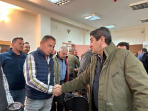 Σταθερή η θέση Αυγενάκη για διάλογο με αντιπροσωπεία αγροτών από τα μπλόκα